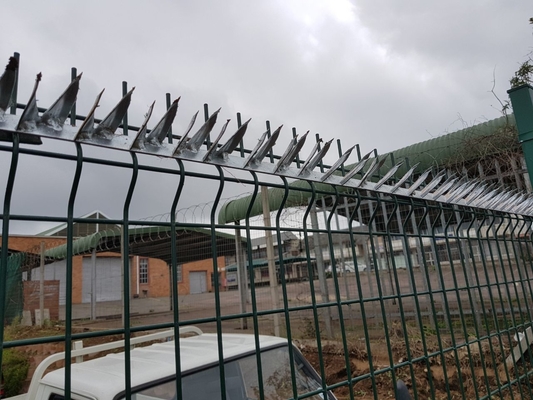 Anti Rust 1.8 M High Fence , CE Round Post Wire Mesh Security Fence