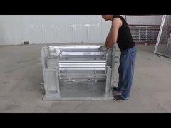 ヒツジの転換の木枠のキャッチャーのヒツジ及びヤギの扱う人